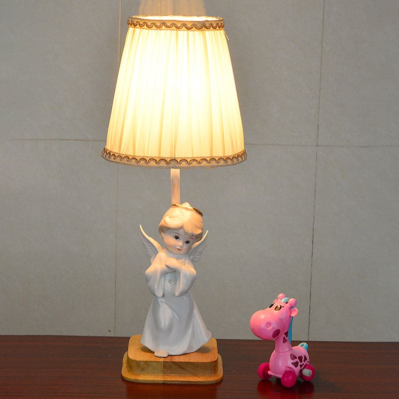 Klassieke Nachtkastlamp met Engel Decor – Sfeervolle Bedlamp voor Slaapkamer of Kinderkamer
