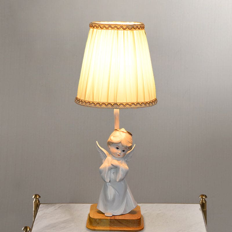 Klassieke Nachtkastlamp met Engel Decor – Sfeervolle Bedlamp voor Slaapkamer of Kinderkamer