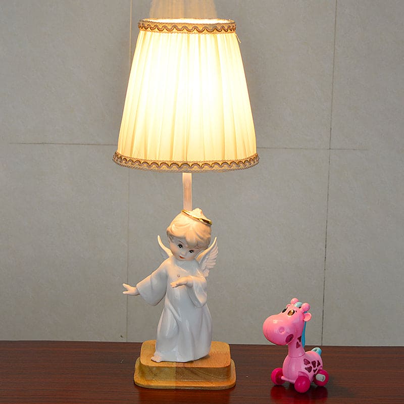 Klassieke Nachtkastlamp met Engel Decor – Sfeervolle Bedlamp voor Slaapkamer of Kinderkamer