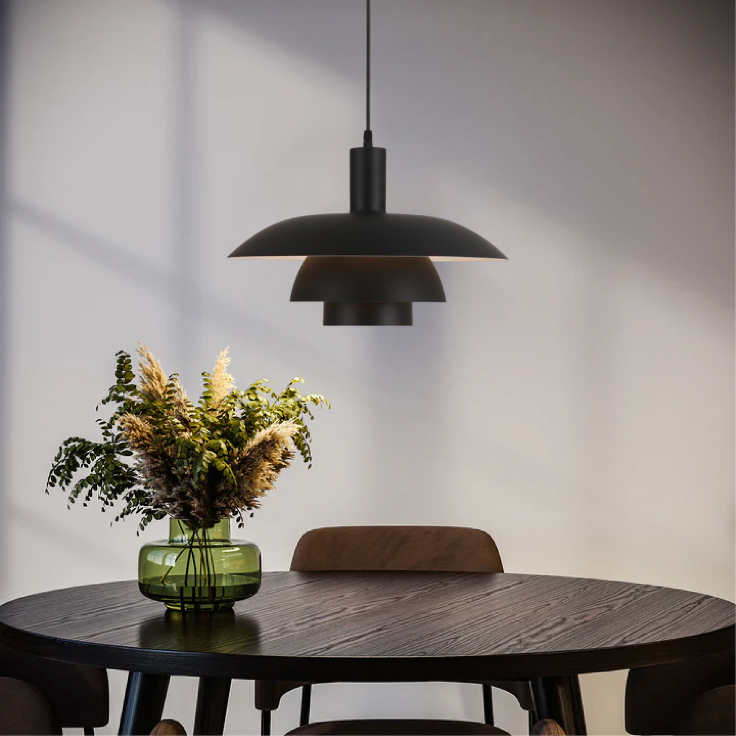 Hanglamp in Scandinavische Stijl – Irda | Metalen Pendellamp met Dimbare LED voor Eettafel, Keuken of Woonkamer