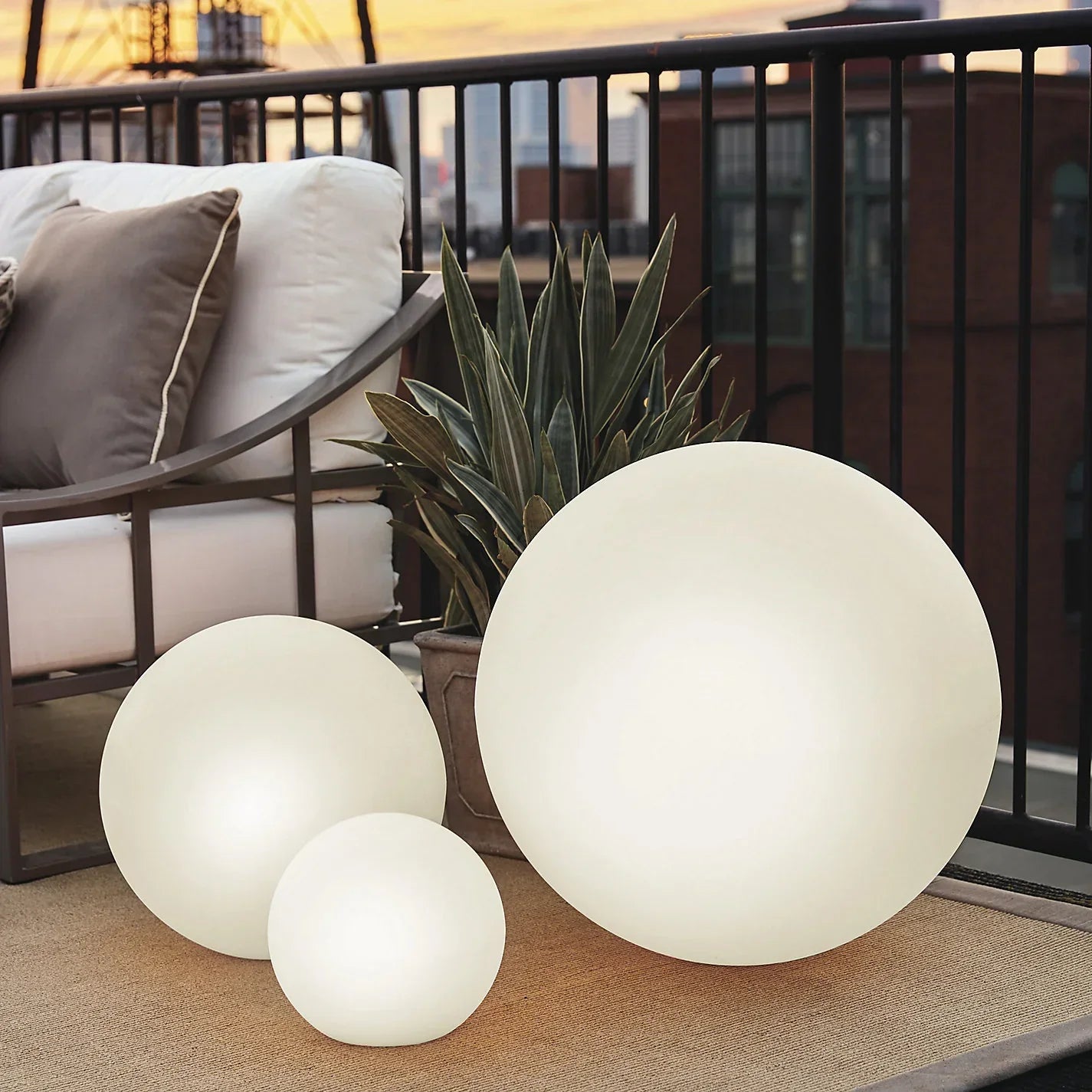 Aurora Garden Sphere – LED Buitenlamp met 16 Kleuren en Afstandsbediening