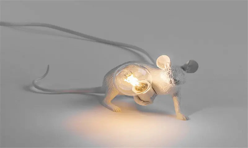 Lumo Mouse Tafellamp – Decoratieve Muislamp met Sculpturale Uitstraling