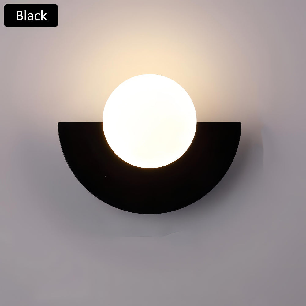 Halfronde Wandlamp van Metaal - Nordic Design voor een Minimalistisch Interieur