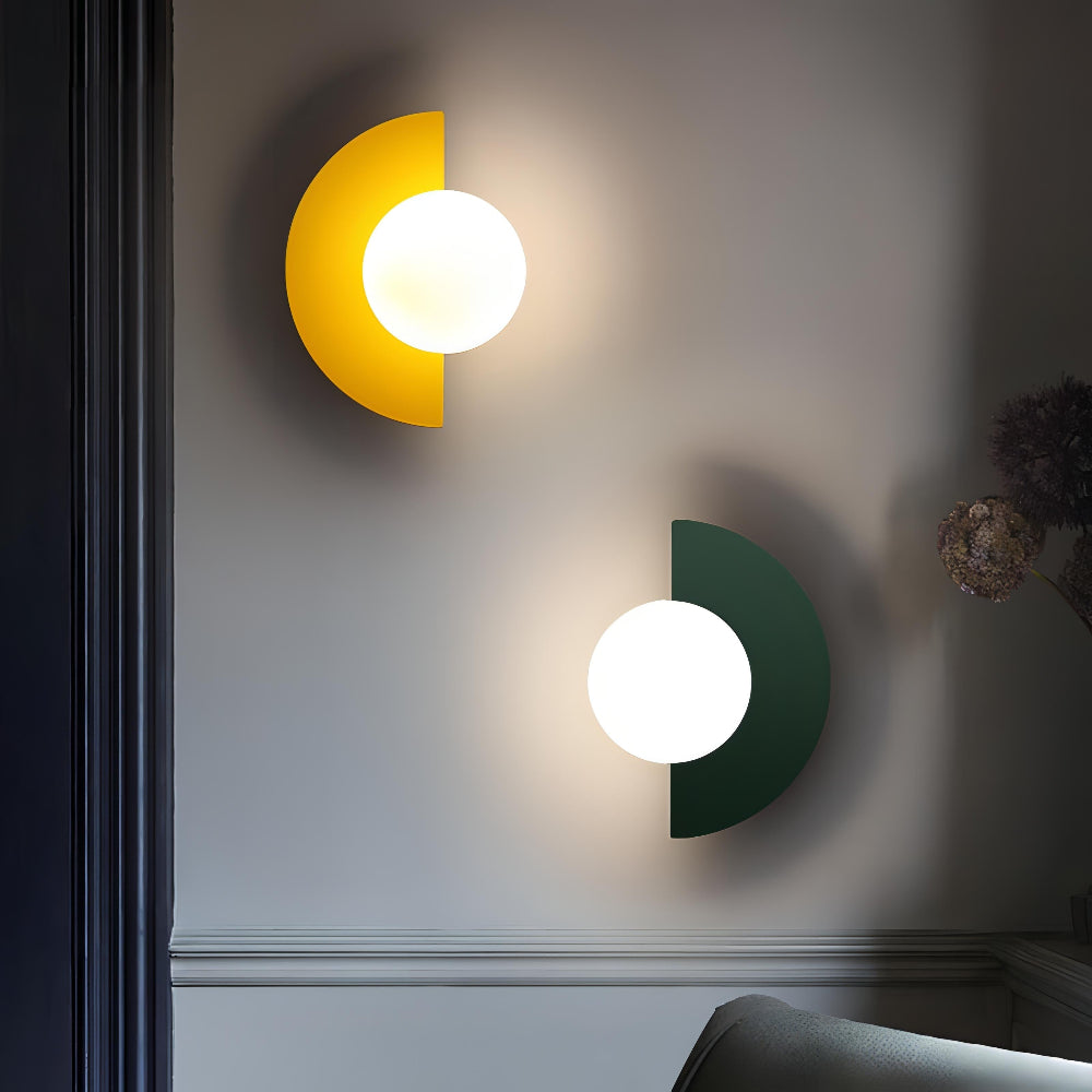 Halfronde Wandlamp van Metaal - Nordic Design voor een Minimalistisch Interieur