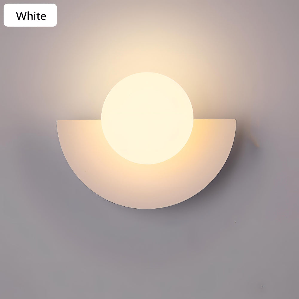 Halfronde Wandlamp van Metaal - Nordic Design voor een Minimalistisch Interieur