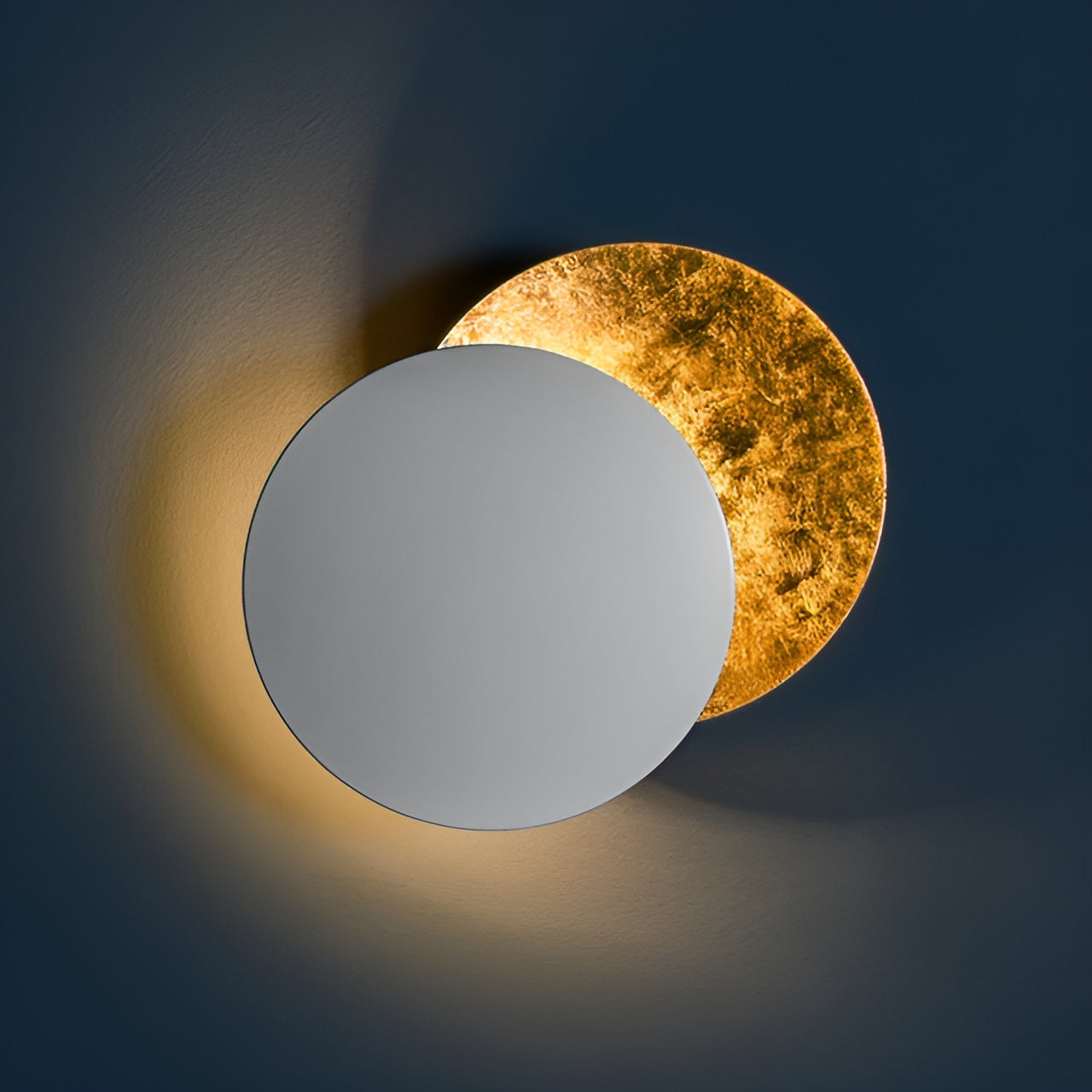Celestial Glow – 360° Draaibare LED-Wandlamp voor Tijdloze Sfeer