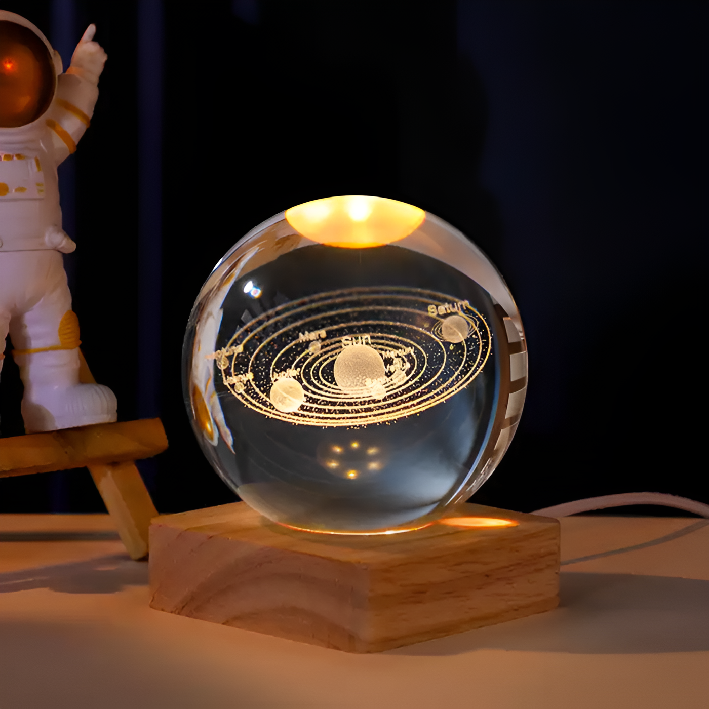 GalaxiaSphere Kristallen Galaxie Lamp – LED Lichtbol met Houten Voet en Kosmisch Effect