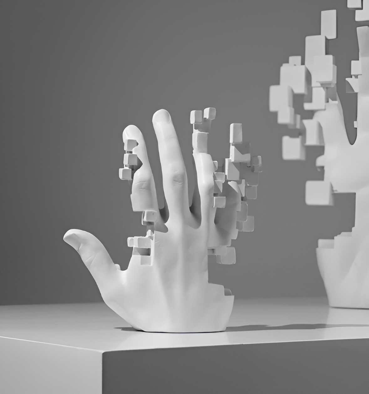 Mosaik Handbeeld van Harz – Abstracte Kunstdecoratie met Glitch Patroon