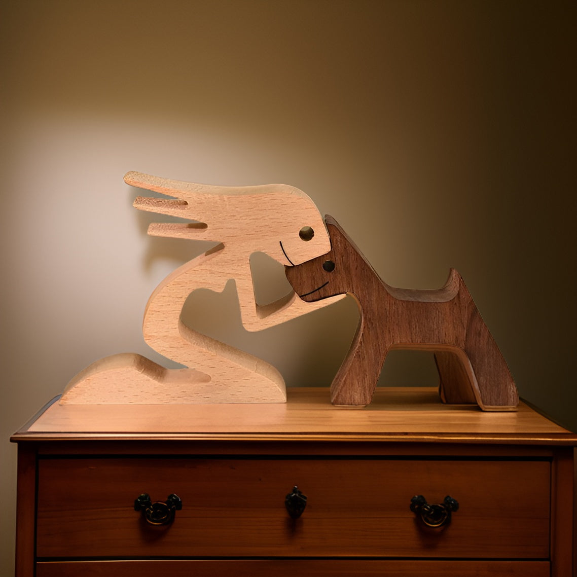 Paws of Love – Handgemaakte Houtsculptuur van Hond en Mens – Symbool van Eeuwige Verbondenheid