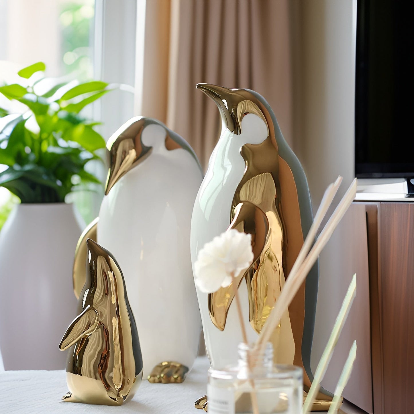 Gouden Pinguïn Beeld – Luxe Keramische Pinguïn Decoratie | Modern Glinsterend Accent – 15 tot 28 cm Hoog