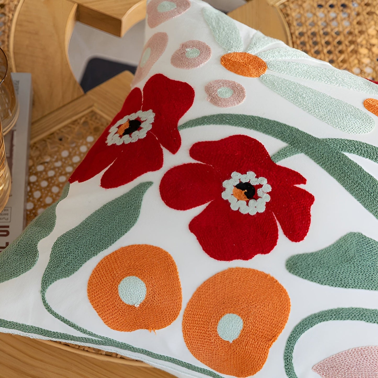 Floriva kussenhoes – geborduurde bloemenhoes 45x45 cm van zachte pluche stof
