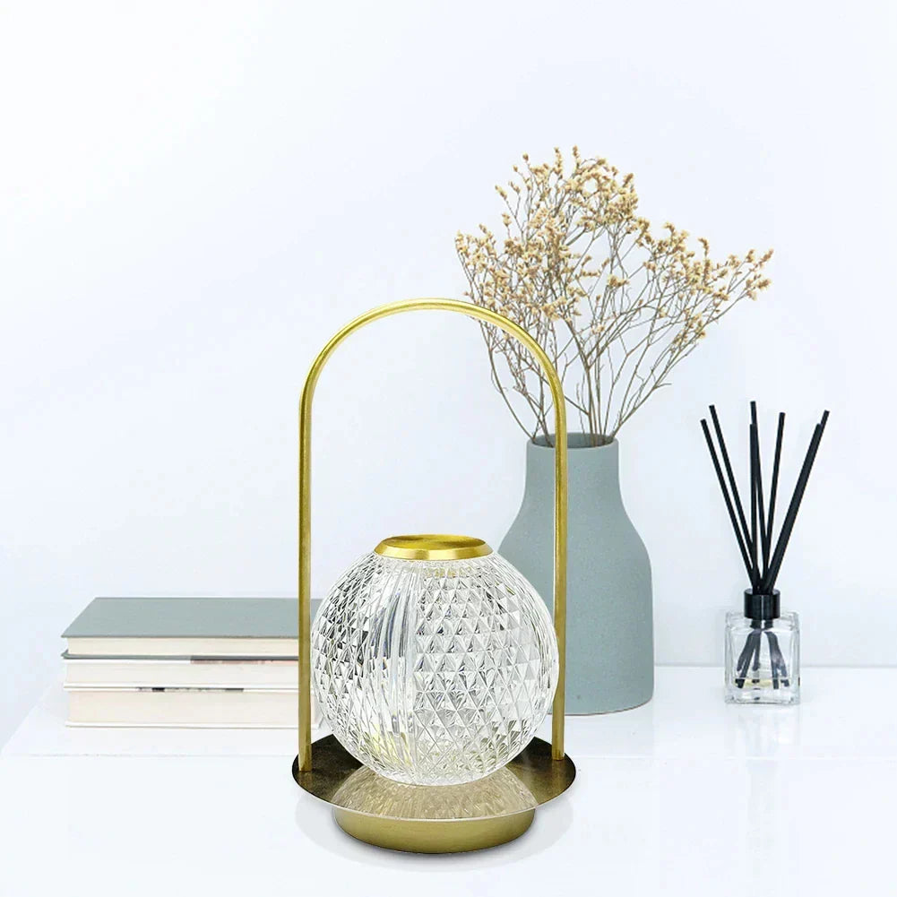 Lumira Kristallen Tafellamp – Luxe Designlamp met Facetreflectie