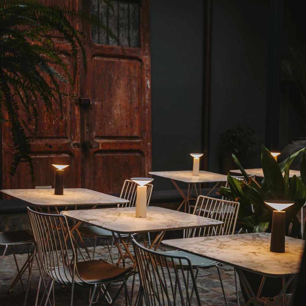 Aurora Tafellamp – Dimbare LED Verlichting met Modern Design