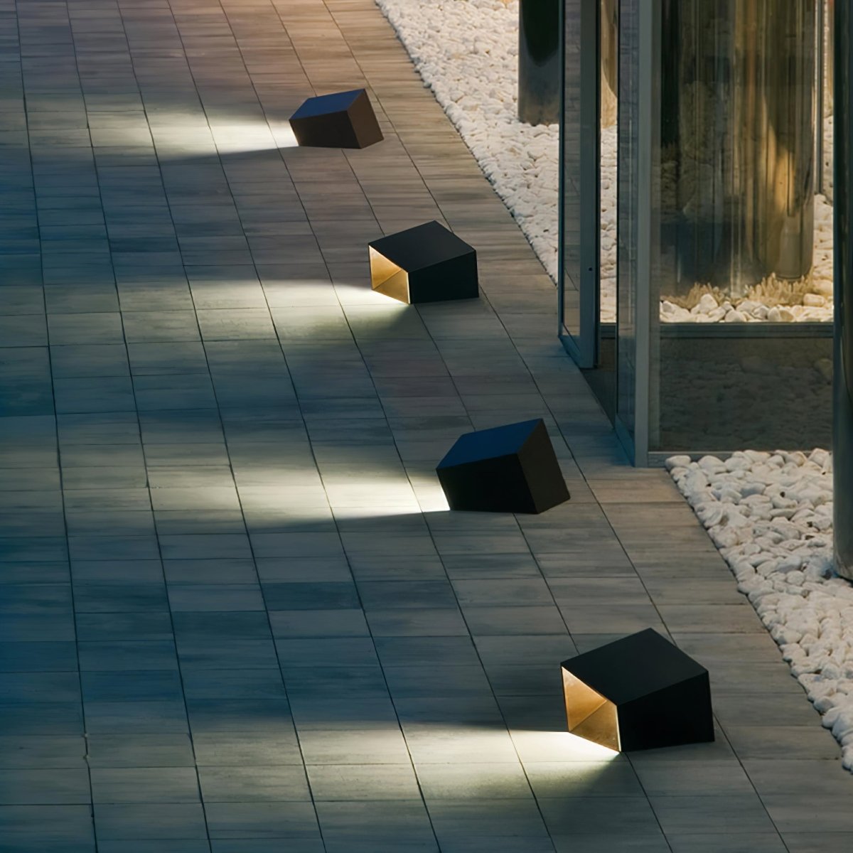 Luno Solar LED Buitenlamp – Kubusvormige Grondspot voor Minimalistische Tuinverlichting