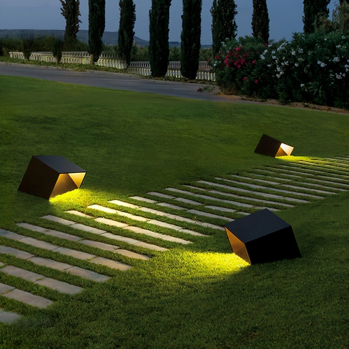 Luno Solar LED Buitenlamp – Kubusvormige Grondspot voor Minimalistische Tuinverlichting