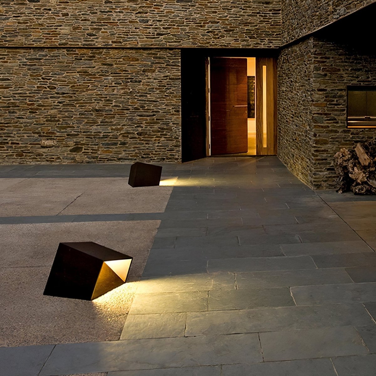 Luno Solar LED Buitenlamp – Kubusvormige Grondspot voor Minimalistische Tuinverlichting