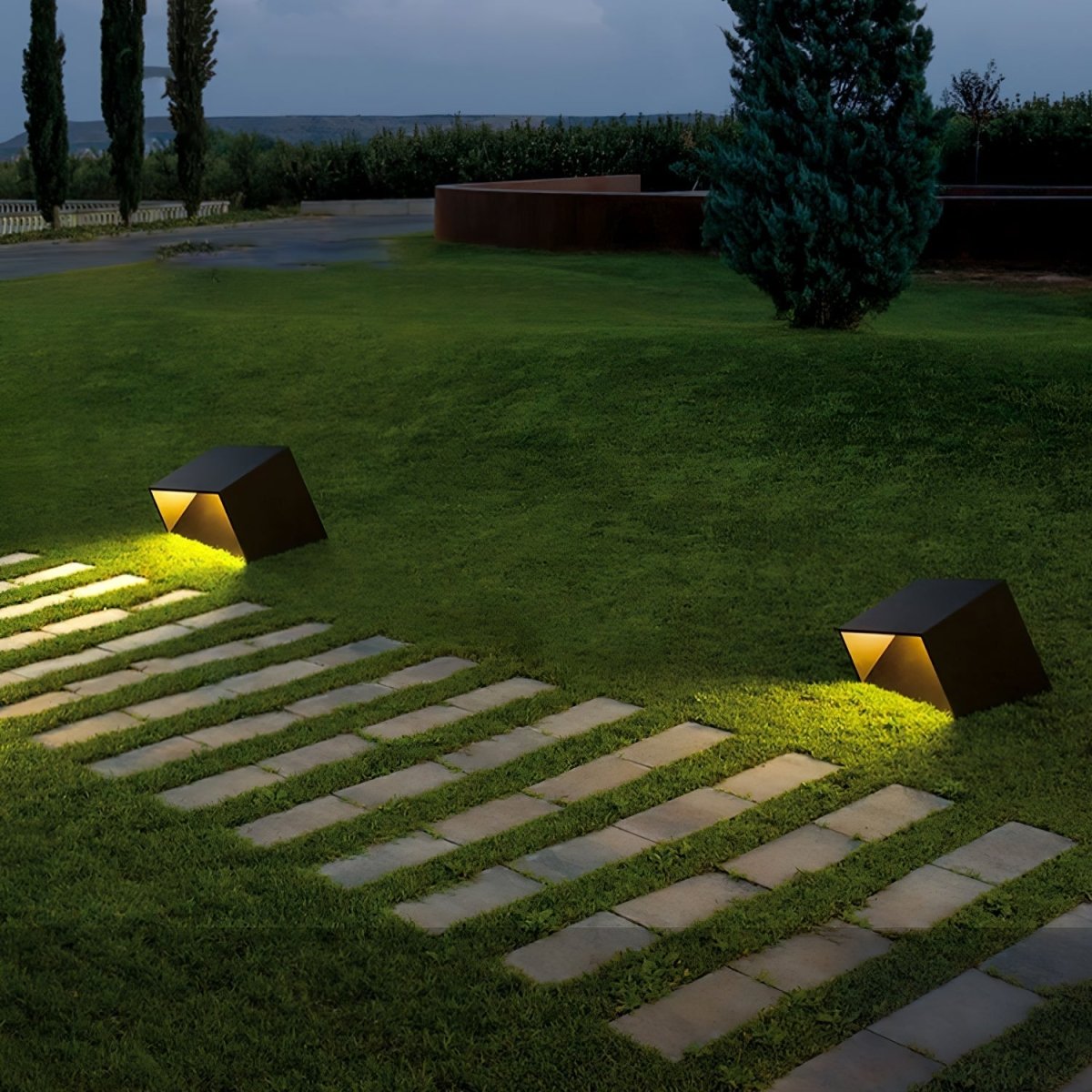 Luno Solar LED Buitenlamp – Kubusvormige Grondspot voor Minimalistische Tuinverlichting