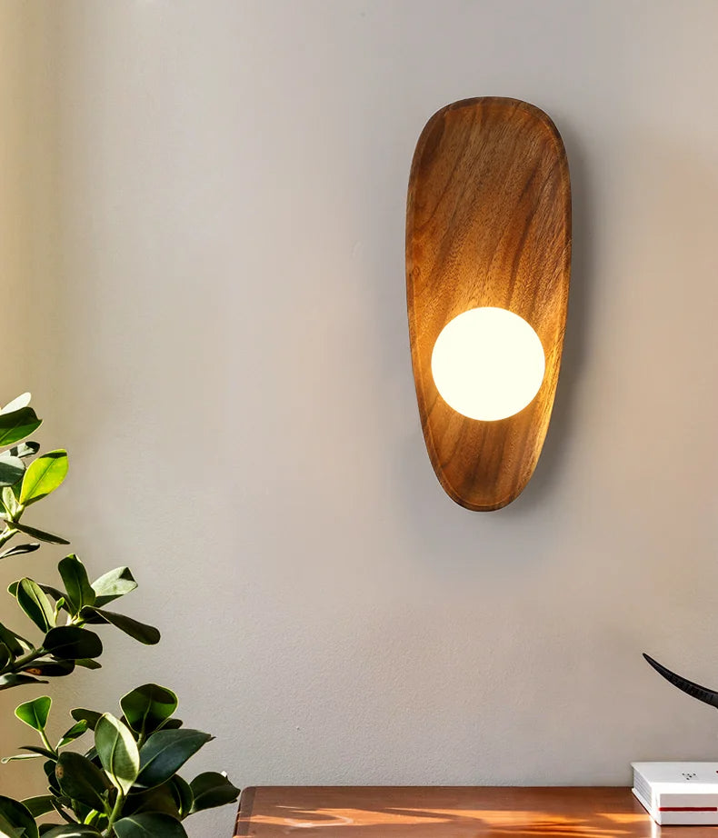 Camille Wandlamp – Natuurlijke Elegantie met Acaciahout en Opaalglas