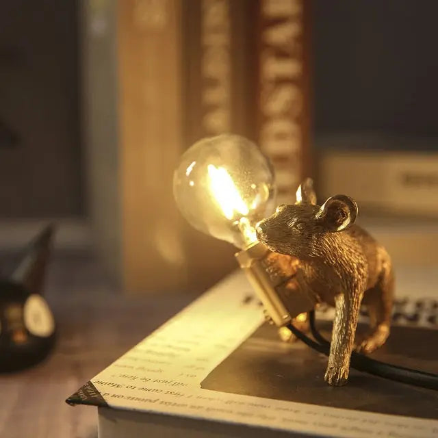 Lumo Mouse Tafellamp – Decoratieve Muislamp met Sculpturale Uitstraling