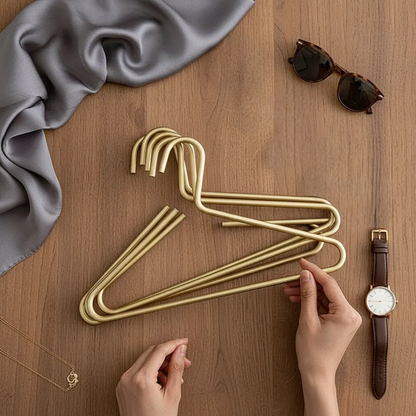 Luxe Metalen Kleerhangers – Mattgoud & Zilver Design, Ruimtebesparend en Extra Stevig (Set van 5)