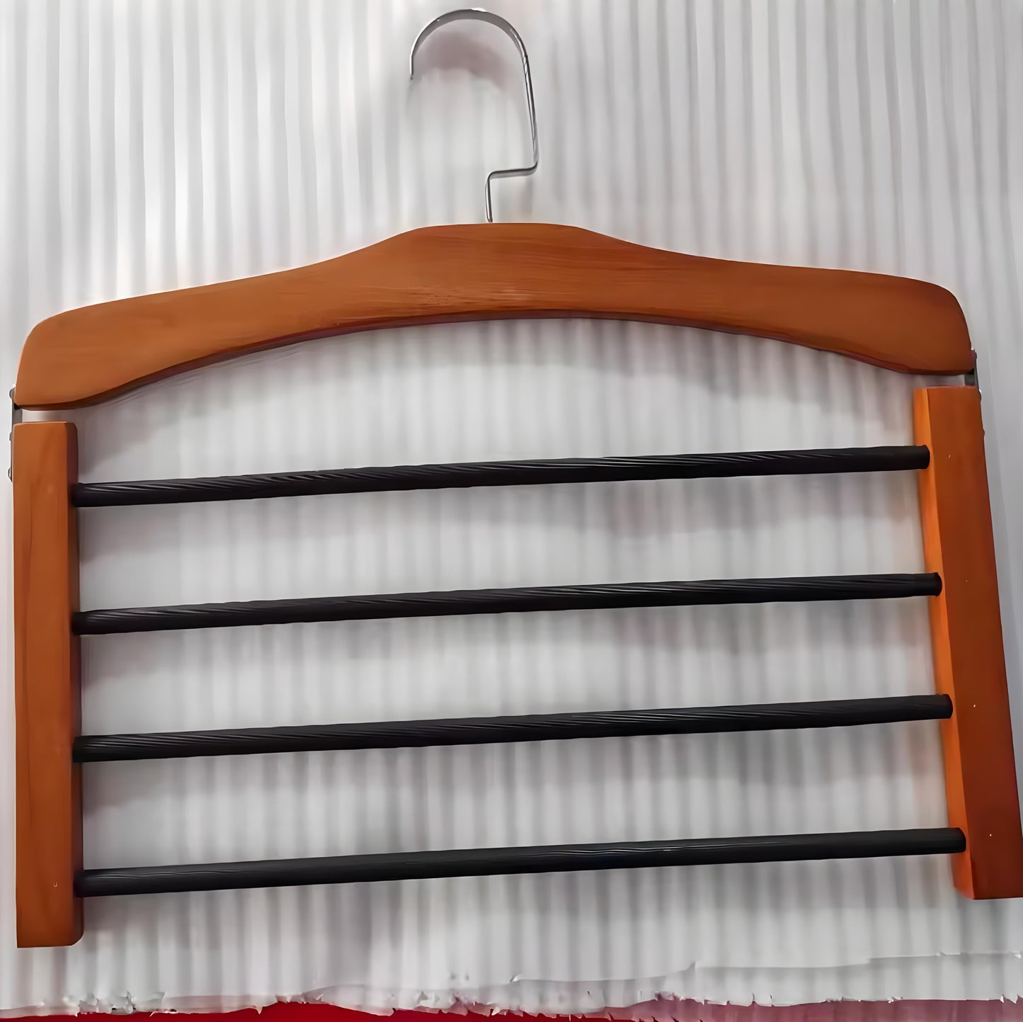 Kleerhanger – Massief Hout met Metalen Details