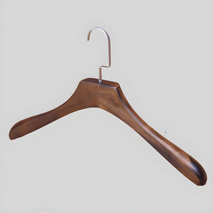 Kleerhangers – Walnoothout met Messing Haak (Set van 4)