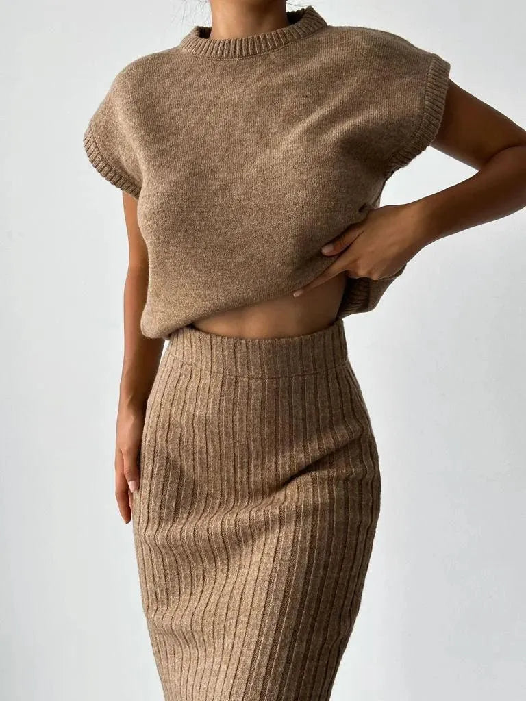Emma | Stijlvolle Gebreide Crop Top en Rok 1