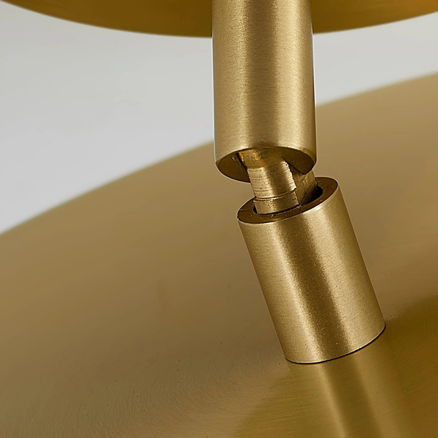 Gouden Draaibare Plafondlamp – Minimalistische Luxe voor elke Ruimte