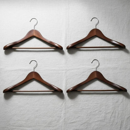 Kleerhangers – Walnoothout met Messing Haak (Set van 4)