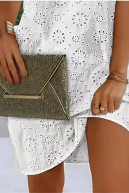 Broderie Mini Jurk Dames – Luchtige Zomerjurk met V-hals en Strikbandjes