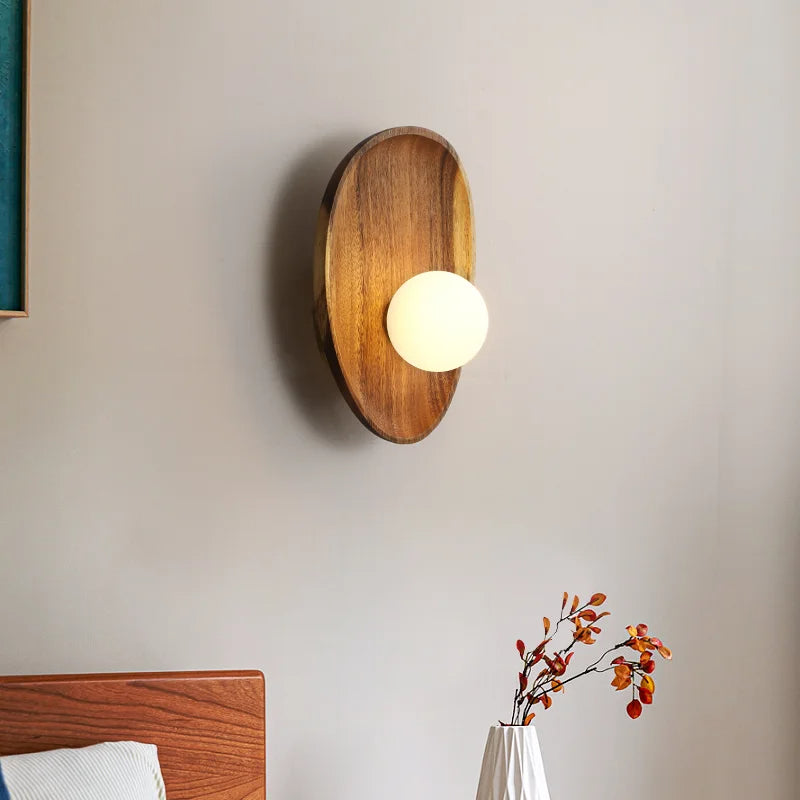 Camille Wandlamp – Natuurlijke Elegantie met Acaciahout en Opaalglas