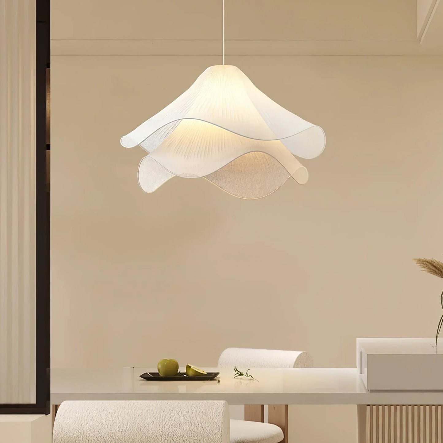 Amber Bloom Hanglamp – Elegante Textiele Verlichting met Bloemachtige Vorm