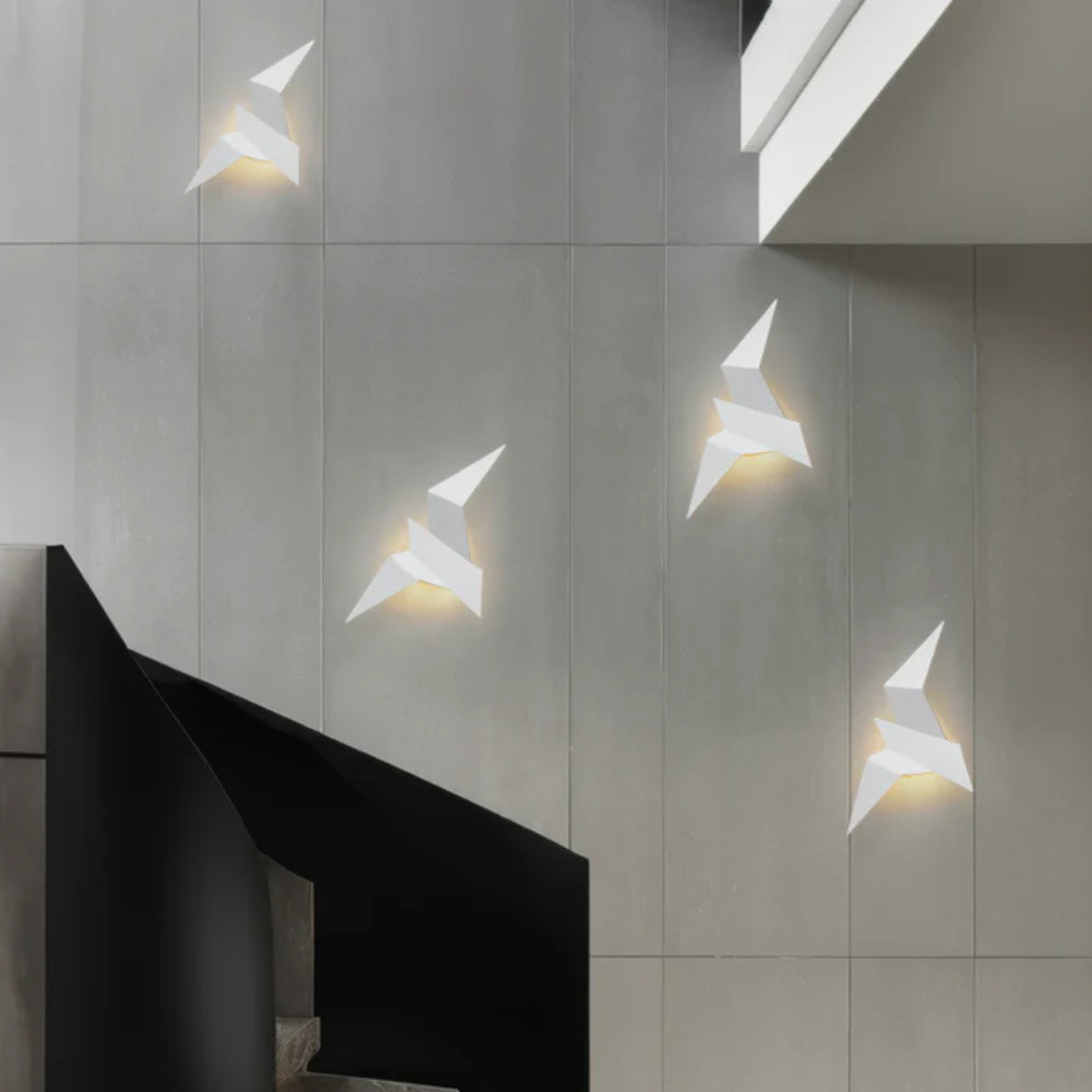 Origami Wandlamp – Japanse Designlamp in Metaal met Warm LED Licht | Artistieke Wandverlichting voor Slaapkamer of Woonkamer