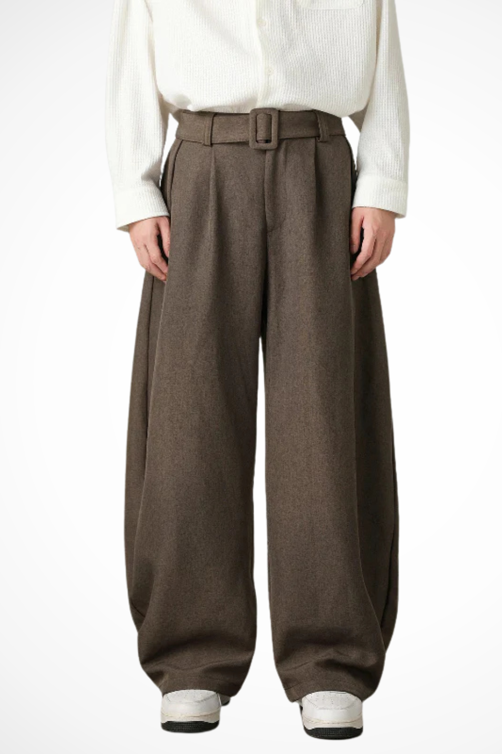 Hoge taille pantalon met riem – Sterk en stijlvol silhouet