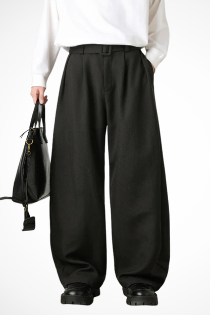 Hoge taille pantalon met riem – Sterk en stijlvol silhouet