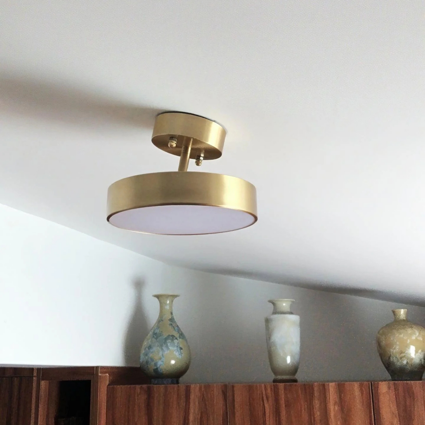Gouden Draaibare Plafondlamp – Minimalistische Luxe voor elke Ruimte