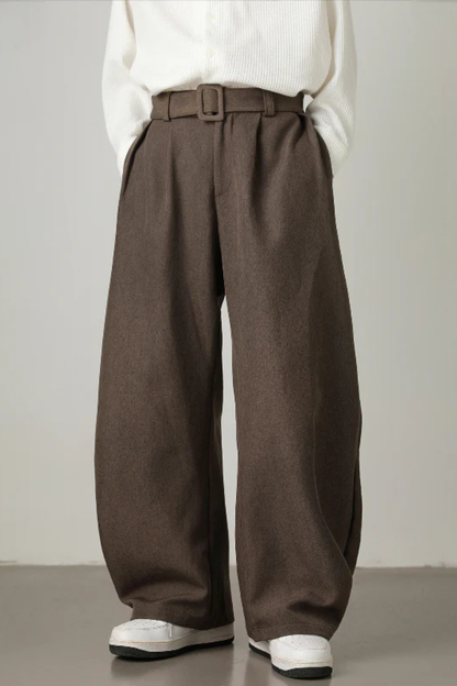 Hoge taille pantalon met riem – Sterk en stijlvol silhouet