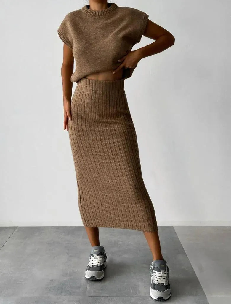 Emma | Stijlvolle Gebreide Crop Top en Rok 6