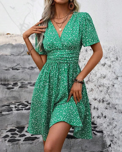 Jurk - Casual - Korte Mouwen, V-hals - Perfect voor Zomerse Avonden