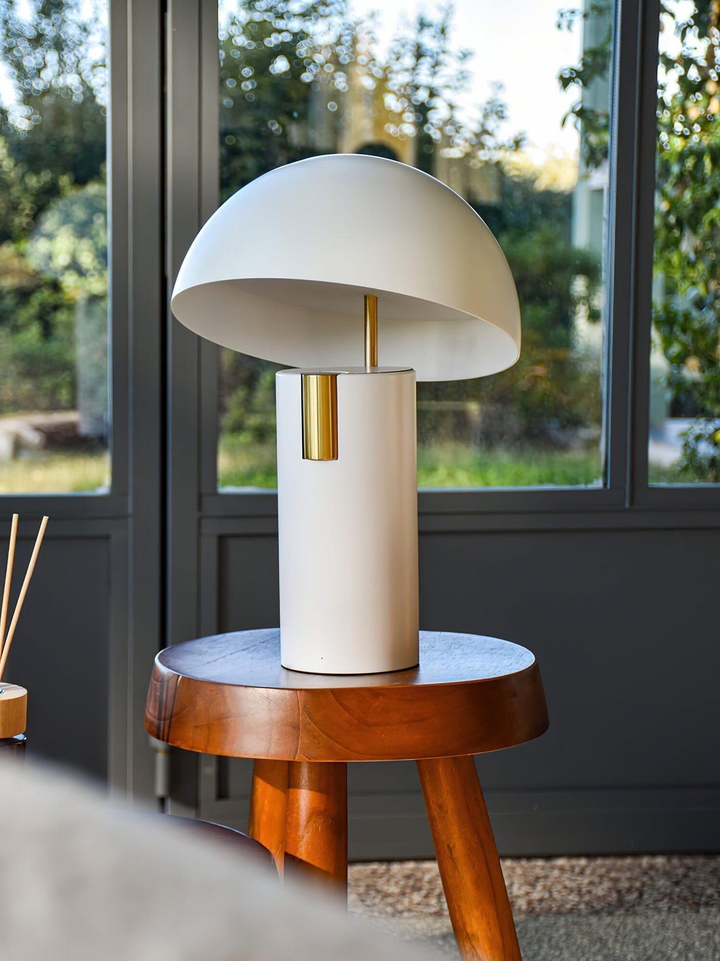 Virella Design Tafellamp – Paddenstoelvormige Lamp in Goud & Wit