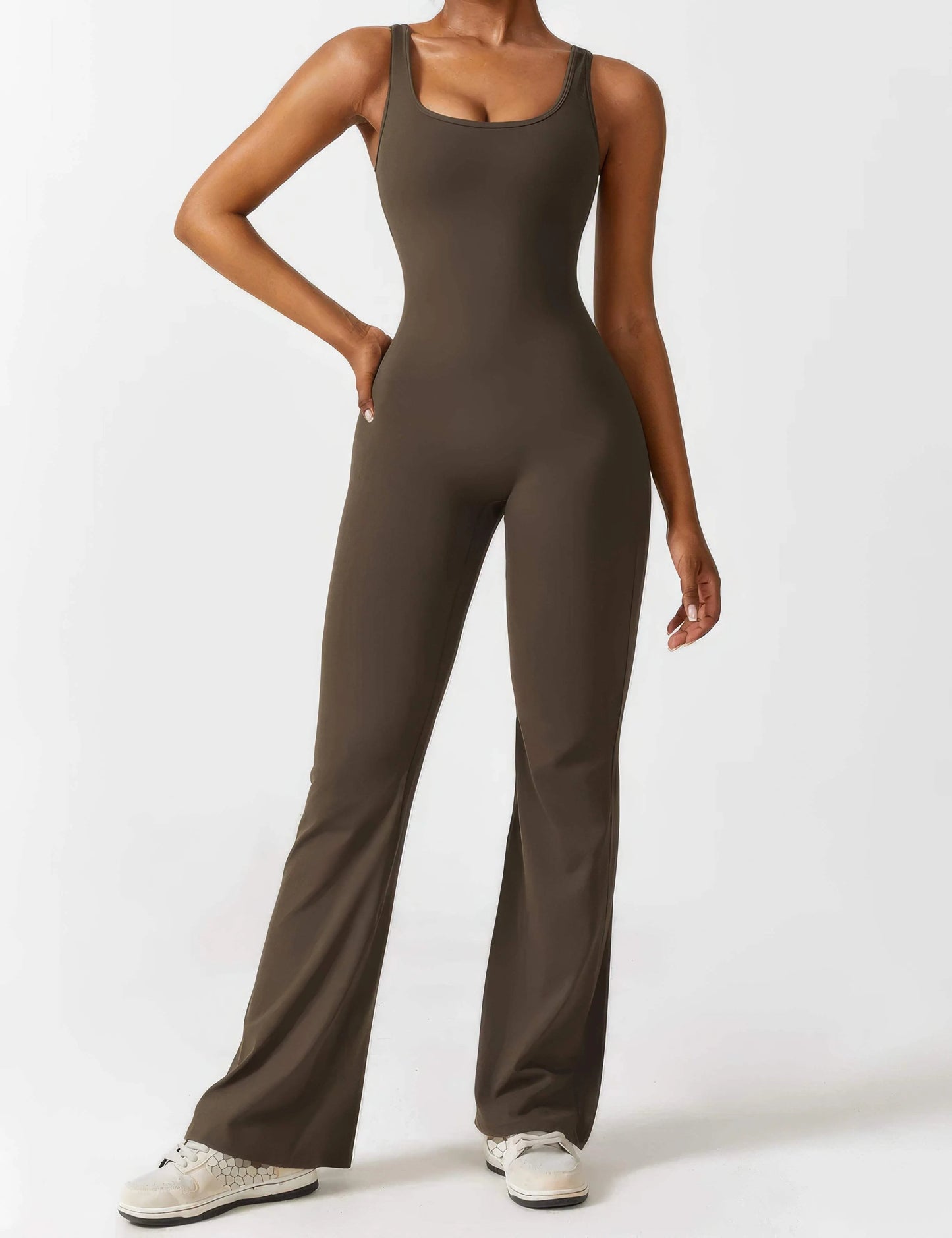 Emma | Elegante Jumpsuit met Uitlopende Pijpen 15