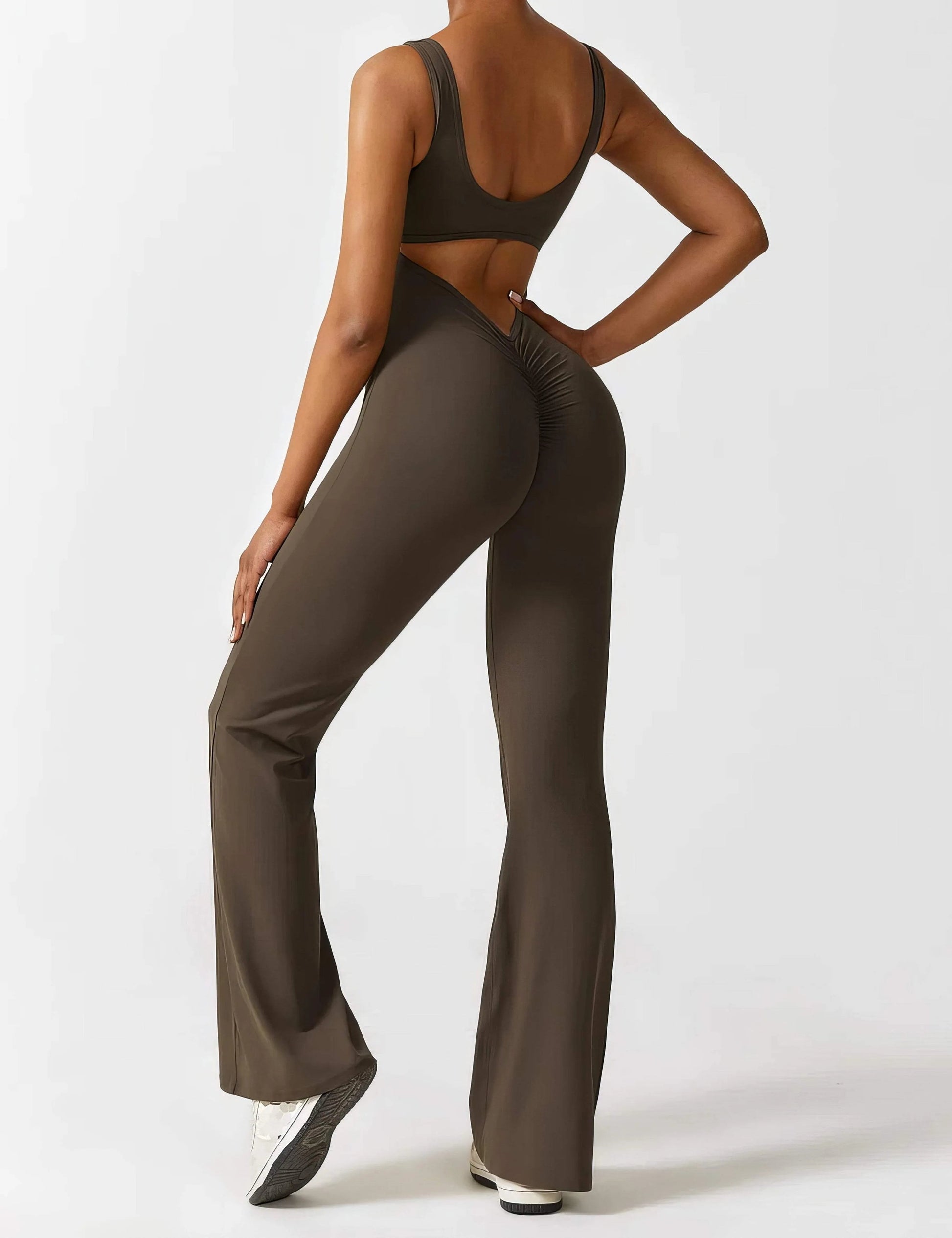 Emma | Elegante Jumpsuit met Uitlopende Pijpen 16