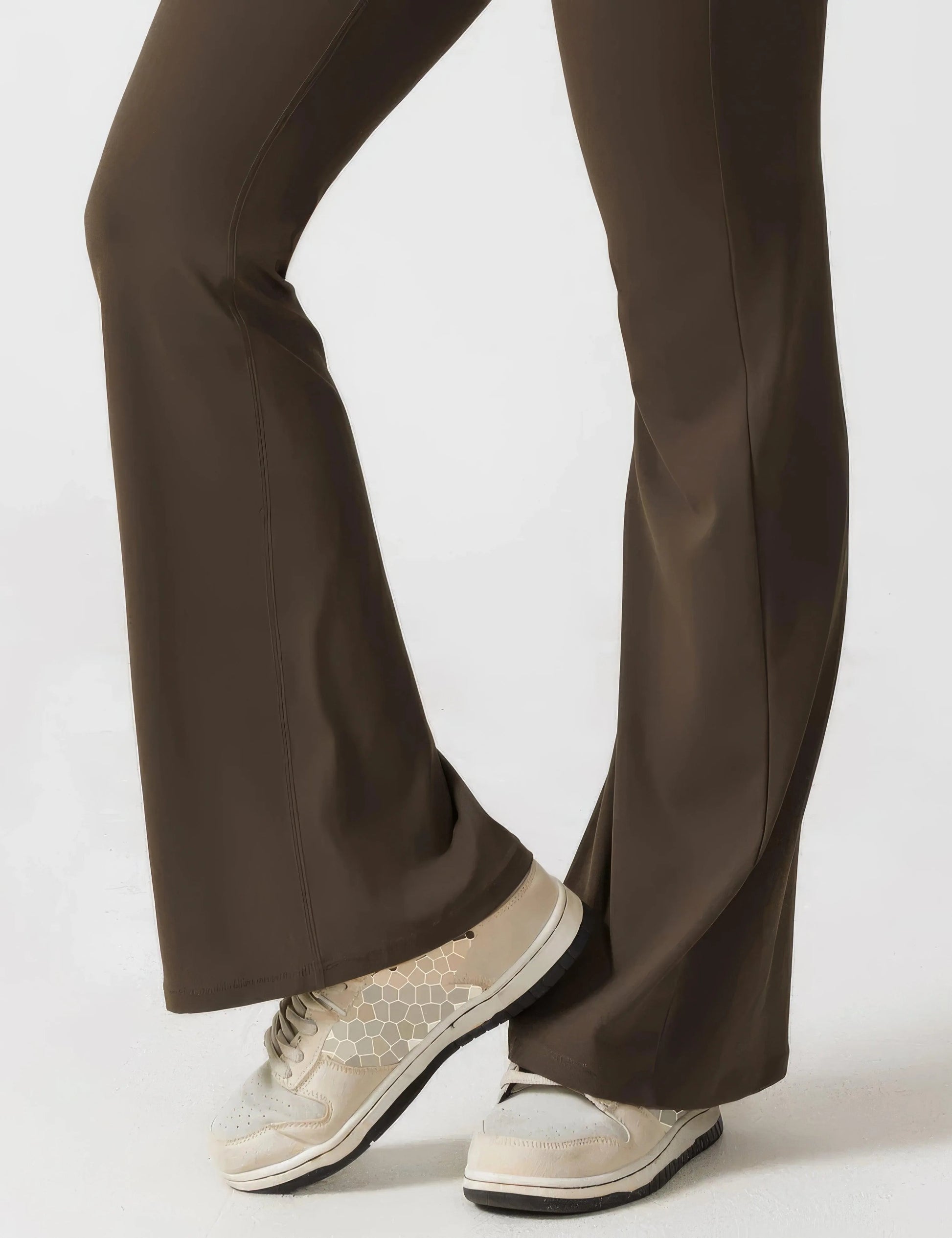 Emma | Elegante Jumpsuit met Uitlopende Pijpen 19