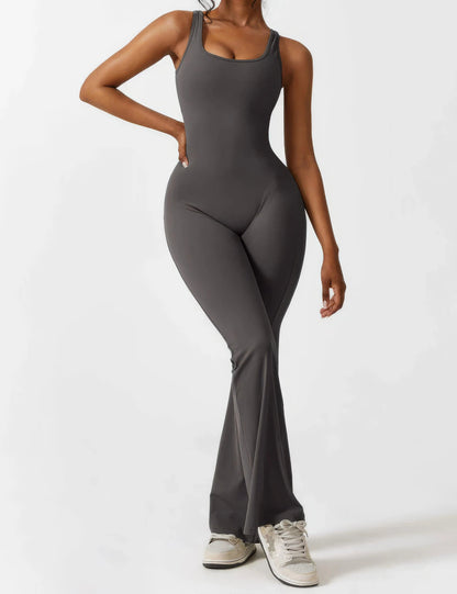 Emma | Elegante Jumpsuit met Uitlopende Pijpen 20