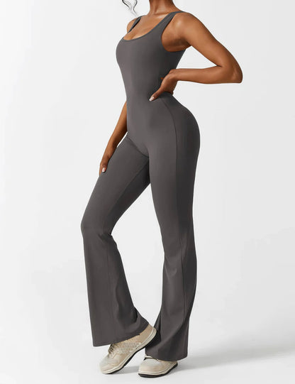 Emma | Elegante Jumpsuit met Uitlopende Pijpen 22