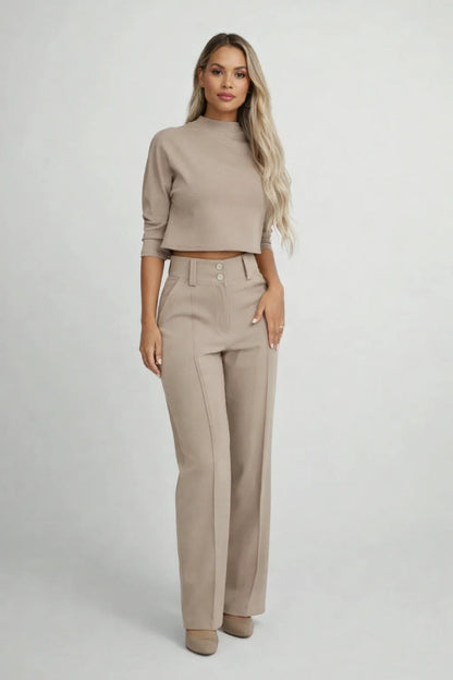 Dames set – crop top met hoge hals, wijde broek, chic & casual