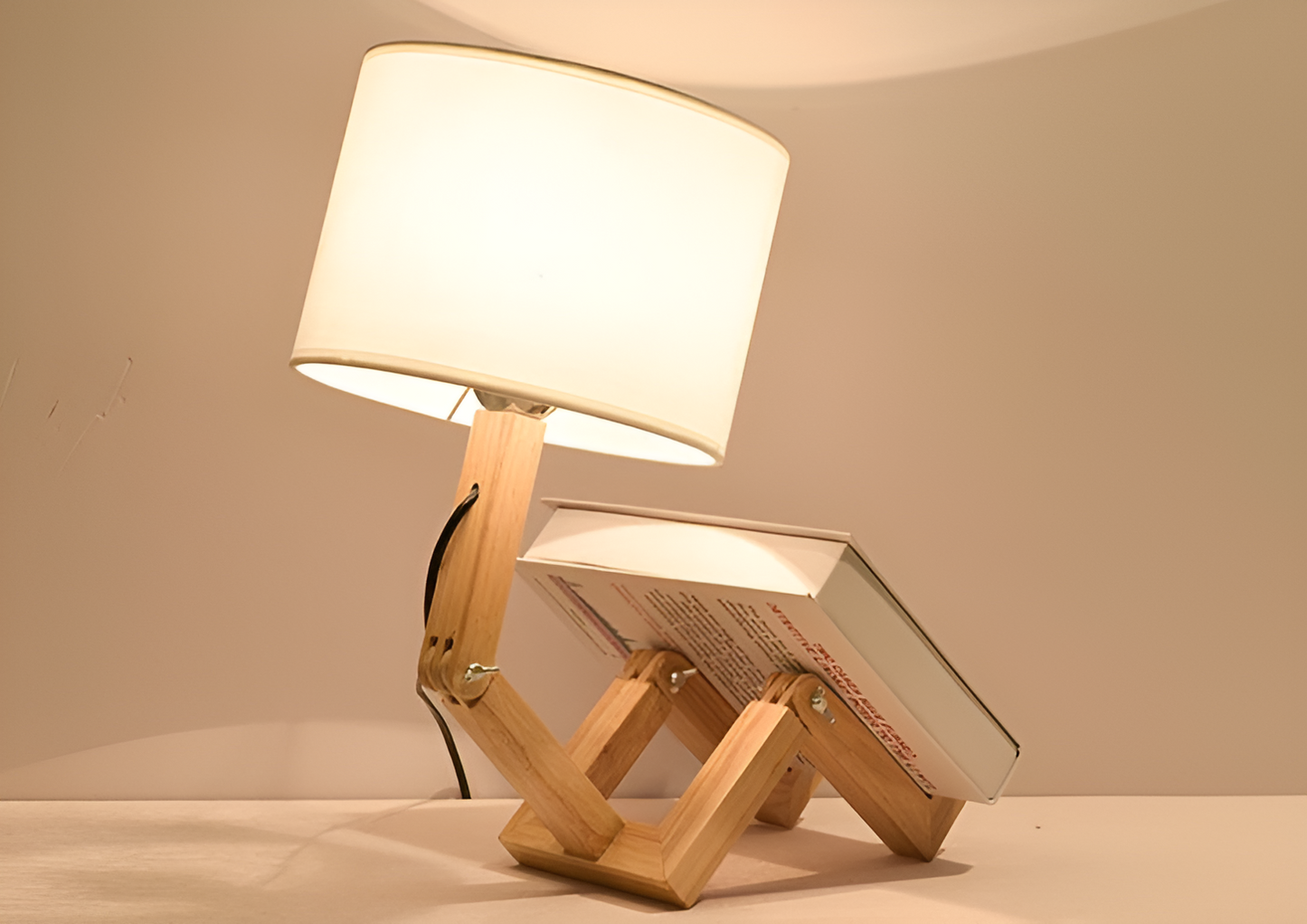 Flex WoodMan Tafellamp – Massief Houten Robotlamp met Verstelbaar Design
