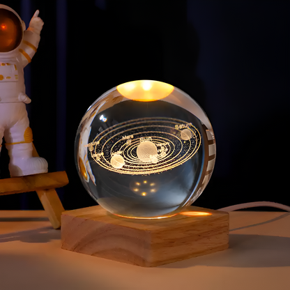 GalaxiaSphere Kristallen Galaxie Lamp – LED Lichtbol met Houten Voet en Kosmisch Effect
