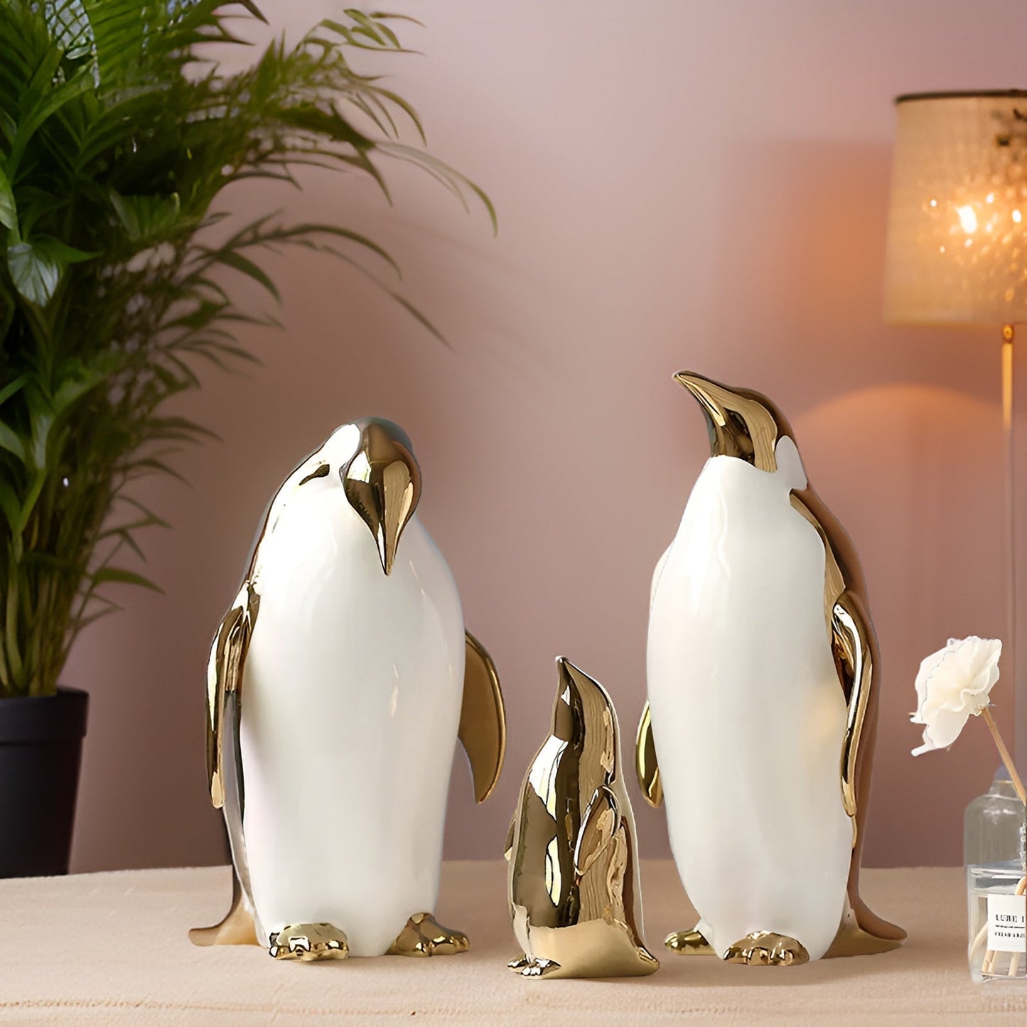 Gouden Pinguïn Beeld – Luxe Keramische Pinguïn Decoratie | Modern Glinsterend Accent – 15 tot 28 cm Hoog