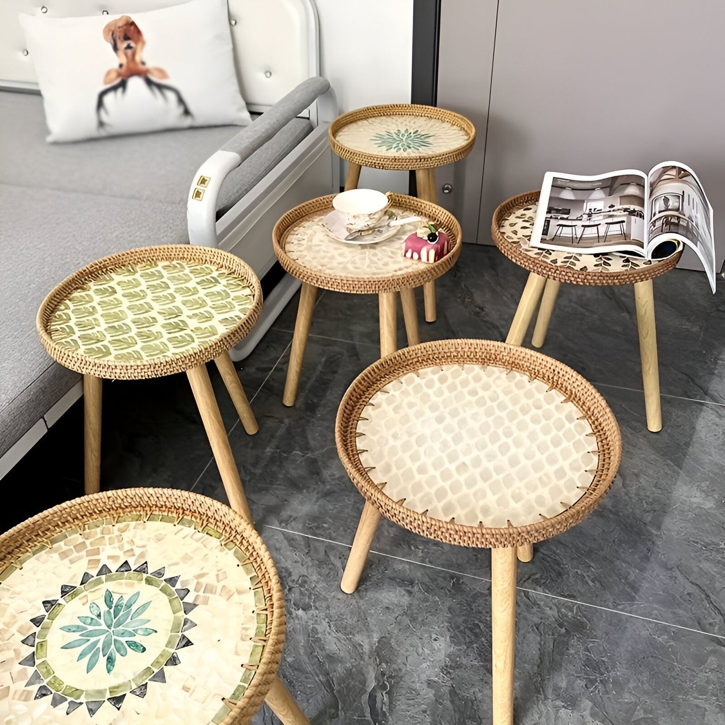 ScandiTripod Ronde Rattan Houten Salontafel – Handgemaakt Scandinavisch Design